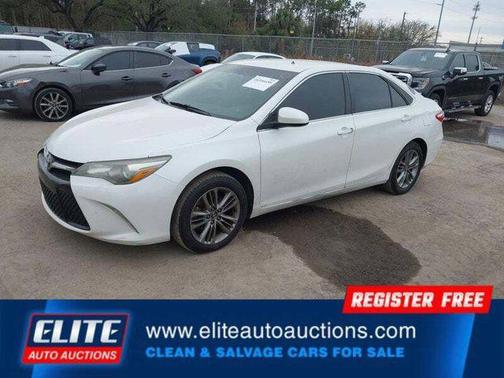 Blizzard Pearl 2017 Toyota Camry SE