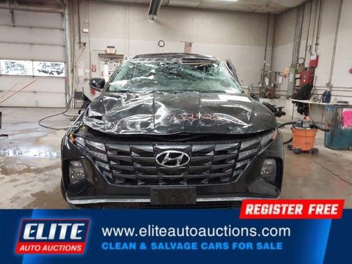 2023 Hyundai TUCSON SE