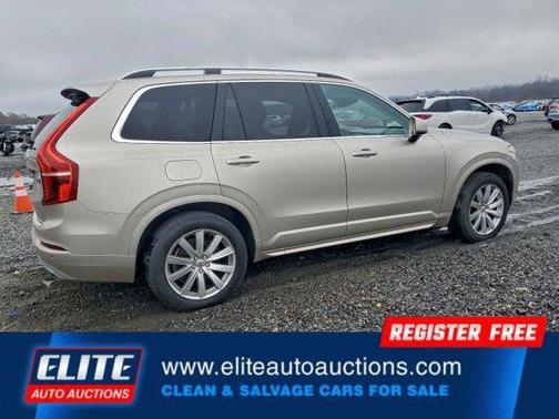 2016 Volvo XC90 T6 Momentum
