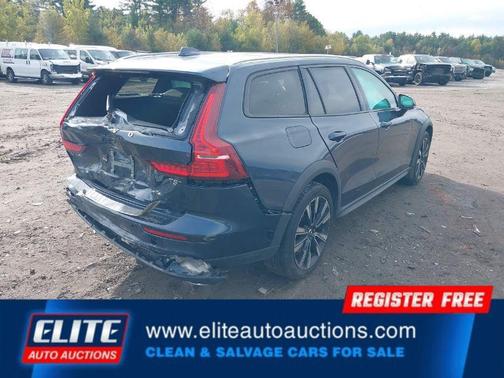 2022 Volvo V60 Cross Country T5
