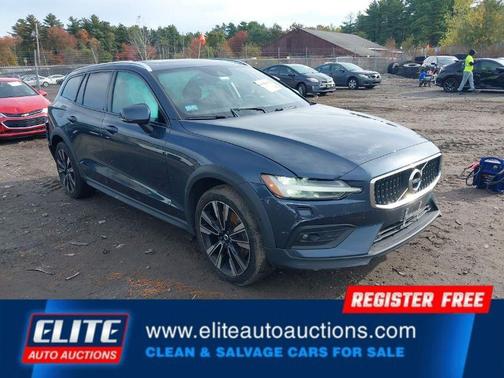 2022 Volvo V60 Cross Country T5