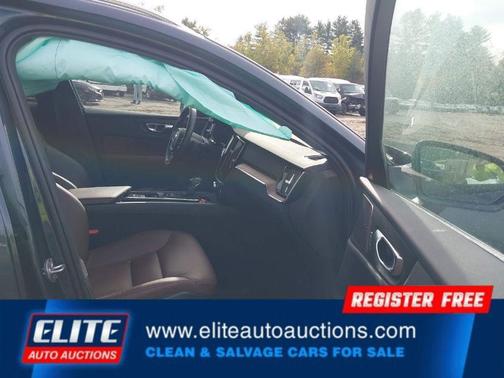 2022 Volvo V60 Cross Country T5