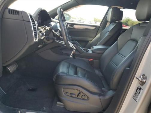2023 Porsche Cayenne S