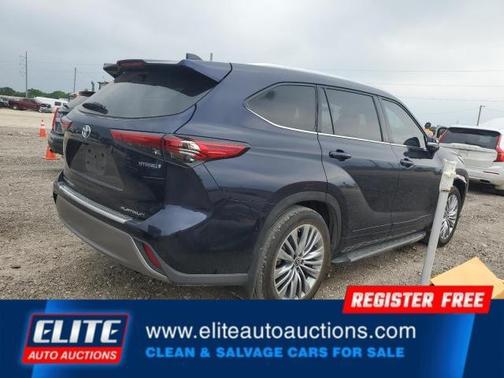 2023 Toyota Highlander Hybrid Platinum