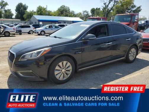 2017 Hyundai SONATA Hybrid SE