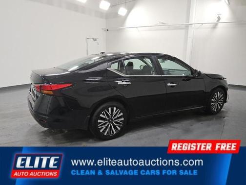 2025 Nissan Altima SV FWD