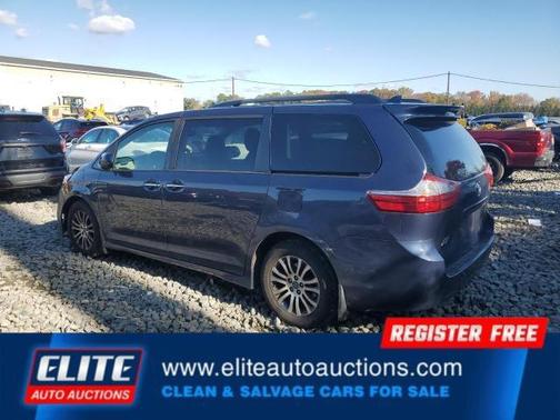 2018 Toyota Sienna XLE