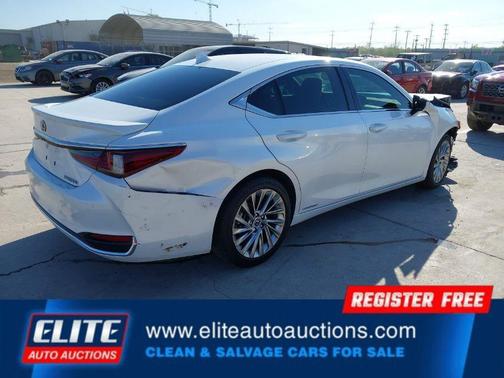 2021 Lexus ES 300h Ultra Luxury