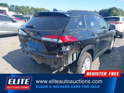 2025 Toyota Corolla Cross LE