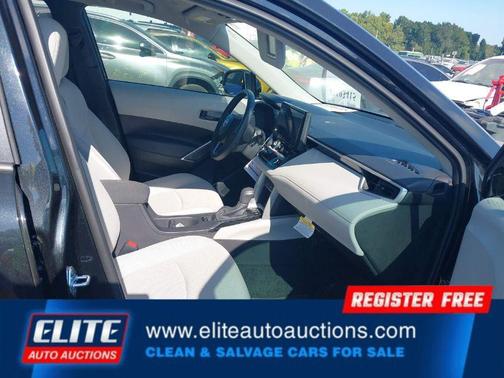 2025 Toyota Corolla Cross LE