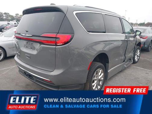 2021 Chrysler Pacifica Touring L