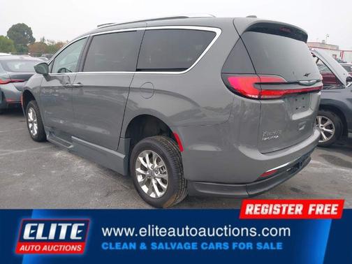 2021 Chrysler Pacifica Touring L
