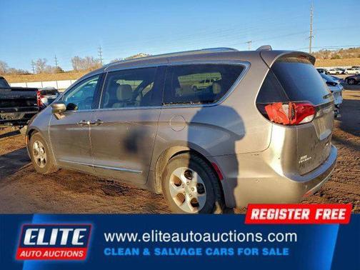 2017 Chrysler Pacifica Touring-L
