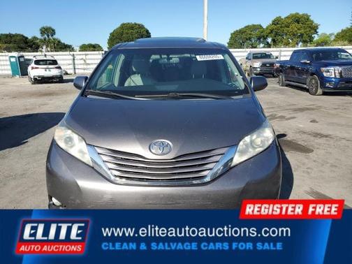 2016 Toyota Sienna XLE