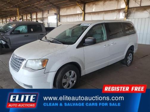 2010 Chrysler Town & Country LX