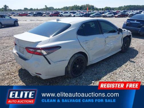 2022 Toyota Camry SE