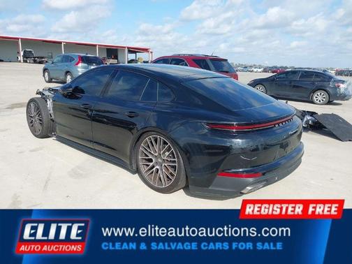 2025 Porsche Panamera 4