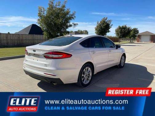 2020 Ford Fusion SE