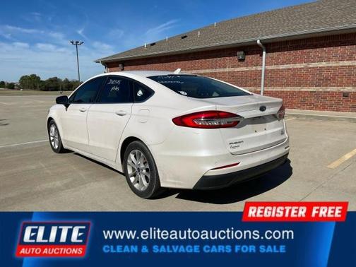 2020 Ford Fusion SE