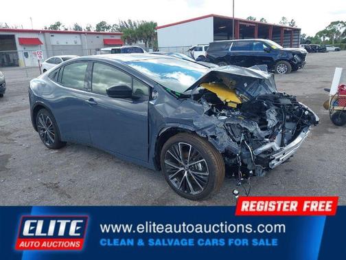 2025 Toyota Prius XLE