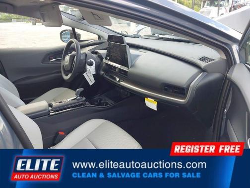 2025 Toyota Prius XLE