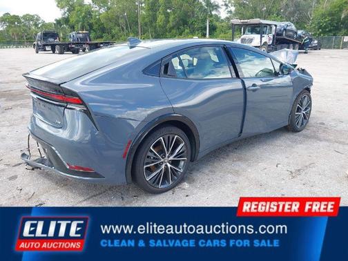 2025 Toyota Prius XLE