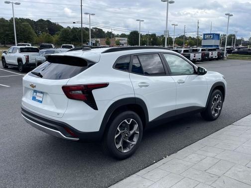 2025 Chevrolet Trax LT
