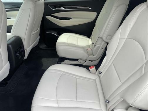 2022 Buick Enclave AWD Essence