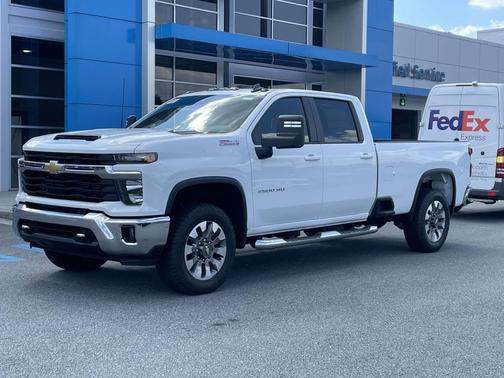 Summit White 2026 Chevrolet Silverado 2500 LT