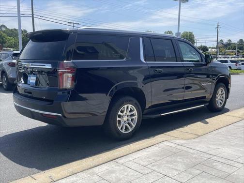 2023 Chevrolet Suburban LT