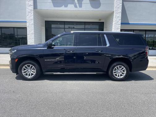 2023 Chevrolet Suburban LT