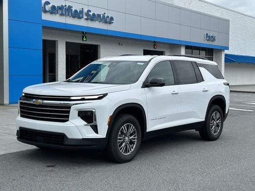Summit White 2026 Chevrolet Traverse LT