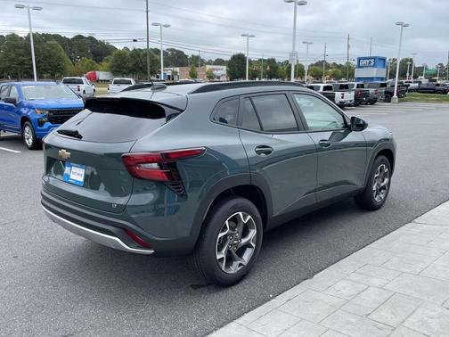 2025 Chevrolet Trax LT
