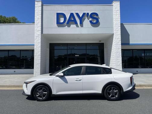 Snow White Pearl 2025 Kia K4 LXS