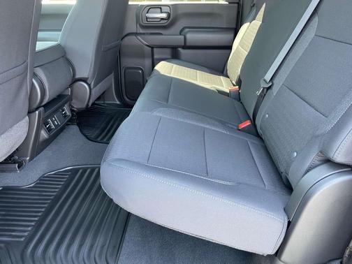 Sterling Gray Metallic 2026 Chevrolet Silverado 2500 Custom