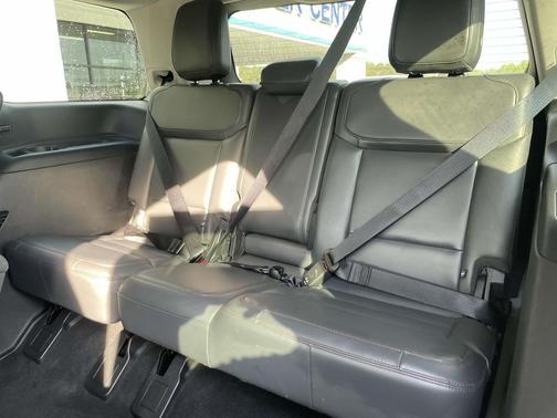 Oxford White 2025 Ford Expedition Active