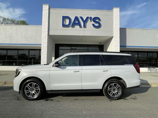Oxford White 2025 Ford Expedition Active
