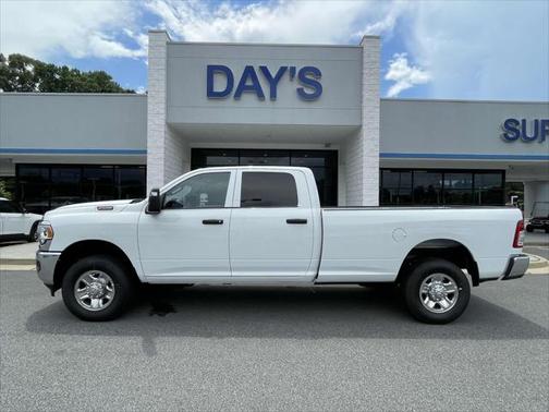 2023 RAM 2500 Tradesman Crew Cab 4x4 8' Box