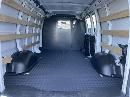 2024 GMC Savana 2500 Work Van