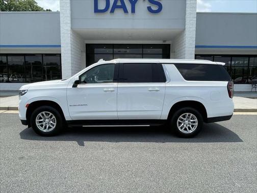 2023 Chevrolet Suburban LT