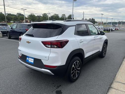 Summit White 2025 Chevrolet Trailblazer LT
