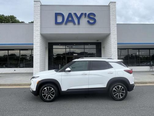 Summit White 2025 Chevrolet Trailblazer LT