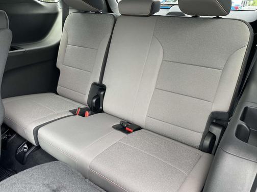 Lakeshore Blue Metallic 2026 Chevrolet Traverse LT
