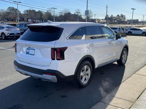 2024 Kia Sorento LX