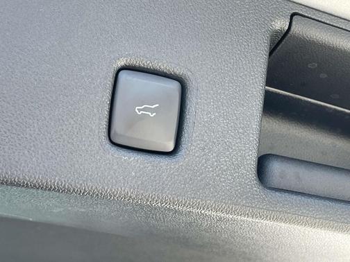 Iconic Silver Metallic 2022 Ford Escape SEL