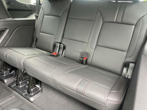 2026 Chevrolet Tahoe 2WD RST