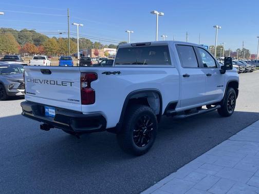2026 Chevrolet Silverado 2500 Custom