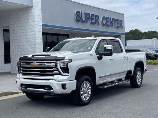 Iridescent Pearl Tricoat 2025 Chevrolet Silverado 2500 High Country