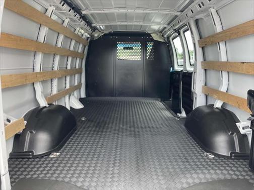 2023 GMC Savana 2500 Work Van