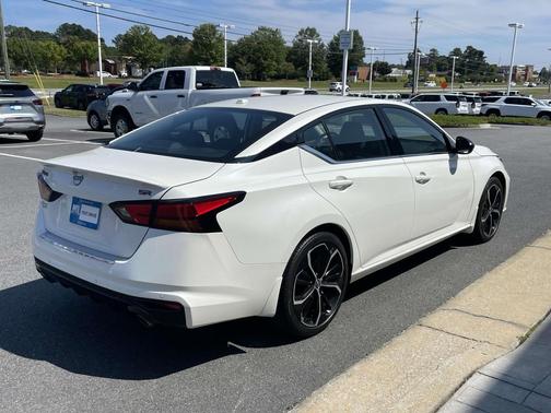 2023 Nissan Altima SR FWD
